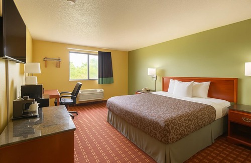 Morton Hotel | Days Inn by Wyndham Morton