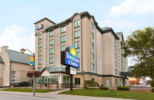 Niagara Falls Hotel | Days Inn by Wyndham Niagara Falls Centre St By the Falls