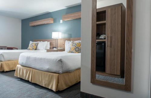 Niagara Falls Hotel | Days Inn by Wyndham Niagara Falls Centre St By the Falls