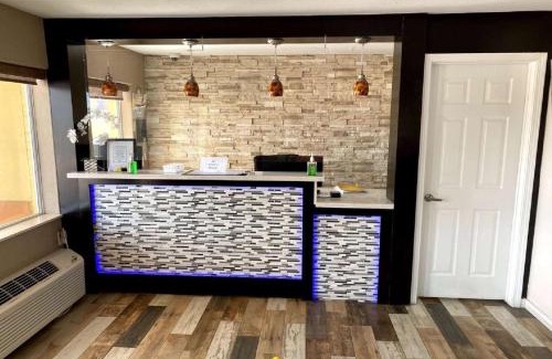 Orange Hotel | Days Inn by Wyndham Orange