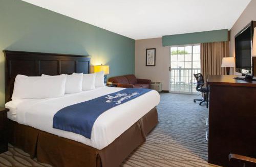 Petoskey Hotel | Days Inn by Wyndham Petoskey
