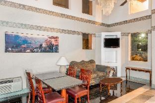 Estrella Hotel | Days Inn by Wyndham Phoenix West