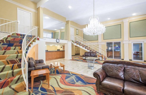 Hollins Hotel | Days Inn by Wyndham Roanoke/Hollins Near I-81