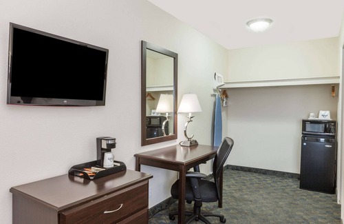 Santa Maria Hotel | Days Inn by Wyndham Santa Maria