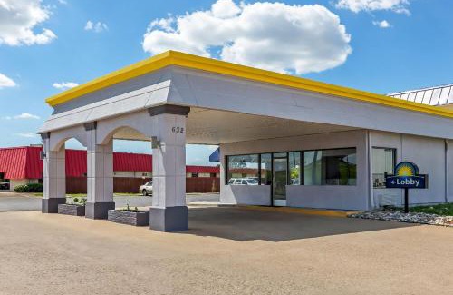 Salina Hotel | Days Inn by Wyndham Salina South
