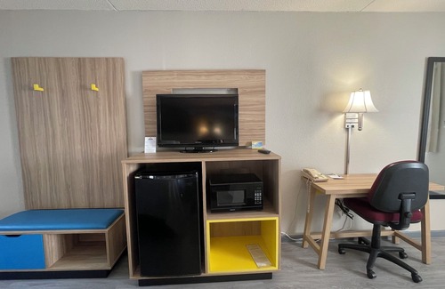 Salina Hotel | Days Inn by Wyndham Salina South
