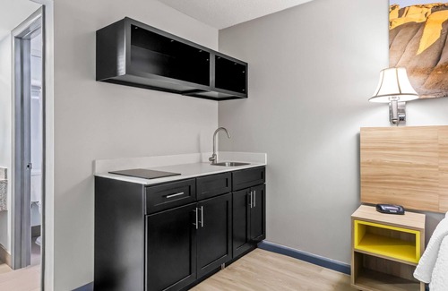 Salina Hotel | Days Inn by Wyndham Salina South
