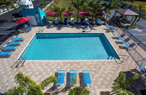 North Trail Hotel | Days Inn by Wyndham Sarasota Bay
