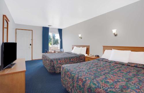 Licton Springs Hotel | Days Inn by Wyndham Seattle North of Downtown