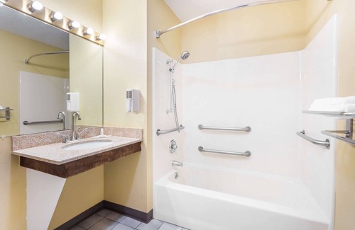 Simpsonville Hotel | Days Inn by Wyndham Simpsonville