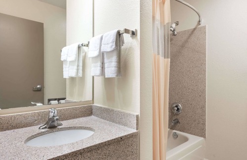 St. Peters Hotel | Days Inn by Wyndham St Peters/St Charles