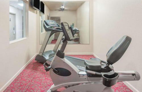 St. Peters Hotel | Days Inn by Wyndham St Peters/St Charles