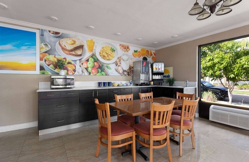 United Central Hotel | Days Inn by Wyndham St. Petersburg Central