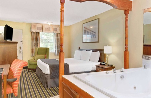 Towson Hotel | Days Inn by Wyndham Towson
