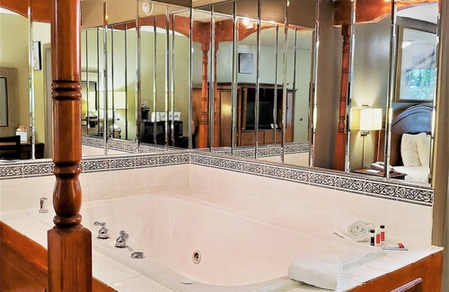 Towson Hotel | Days Inn by Wyndham Towson