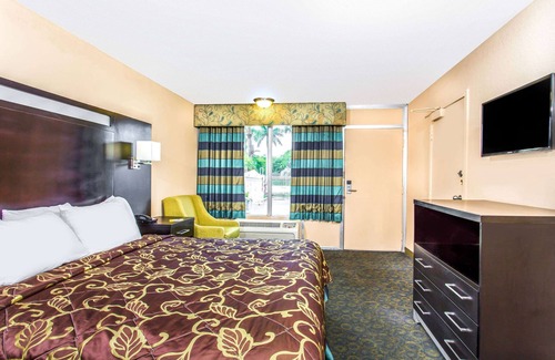 Riverside Park Hotel | Days Inn by Wyndham Fort Lauderdale Airport Cruise Port
