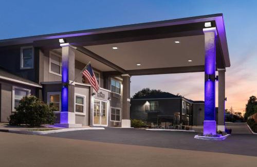 Fredericksburg Hotel | Days Inn by Wyndham Suites Fredericksburg