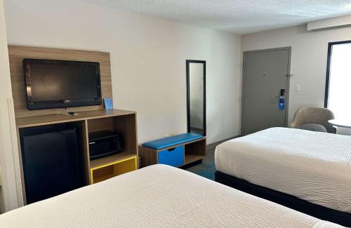 Valdosta Hotel | Days Inn by Wyndham Valdosta I-75