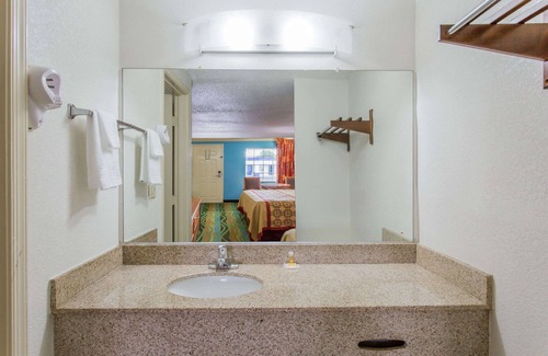 Northwest Hotel | Days Inn by Wyndham Virginia Beach Town Center