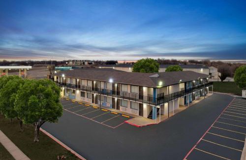 Wichita Falls Hotel | Days Inn by Wyndham Wichita Falls
