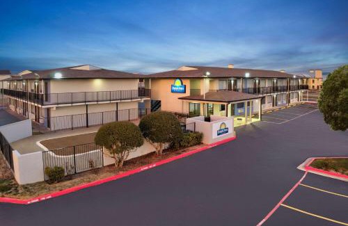 Wichita Falls Hotel | Days Inn by Wyndham Wichita Falls