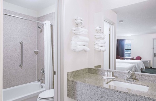 Wytheville Hotel | Days Inn by Wyndham Wytheville