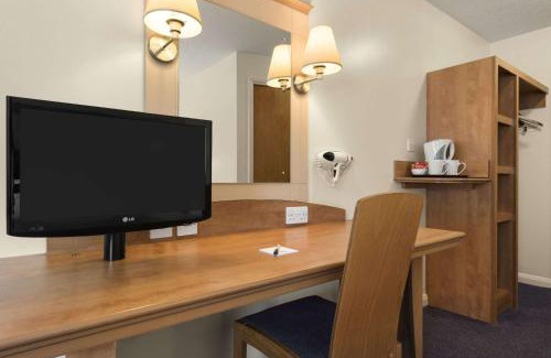 Norton Canes Hotel | Days Inn Cannock - Norton Canes