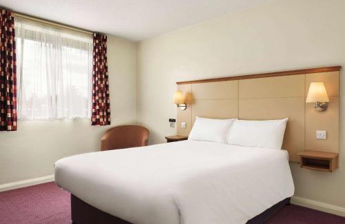 Norton Canes Hotel | Days Inn Cannock - Norton Canes