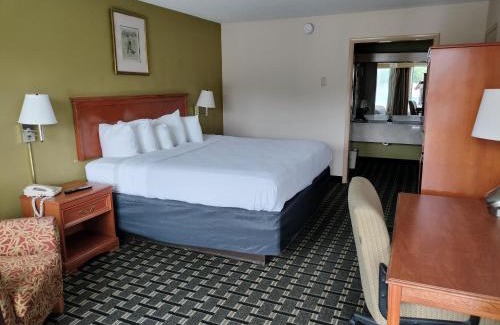 West Southern Pines Hotel | Days Inn & Conf Center by Wyndham Southern Pines Pinehurst