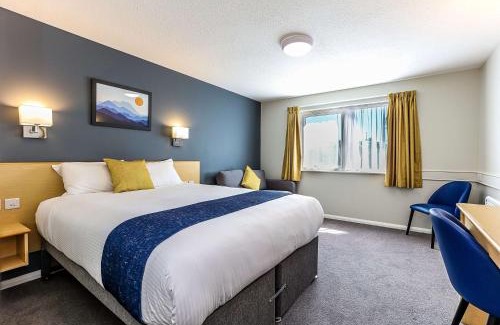 Fleet Hotel | Days Inn Hotel Fleet
