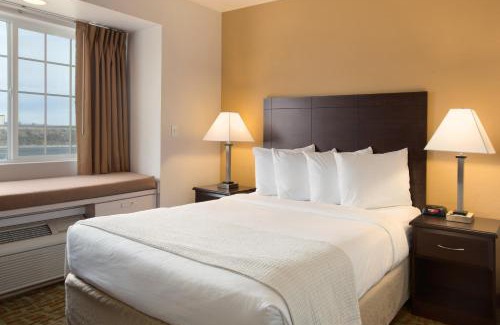 Airway Heights Hotel | Days Inn & Suites by Wyndham Spokane Airport Airway Heights
