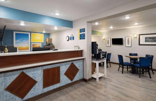 Kokomo Hotel | Days Inn & Suites by Wyndham Kokomo