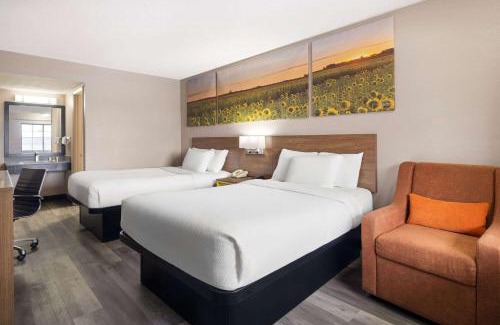 Kokomo Hotel | Days Inn & Suites by Wyndham Kokomo