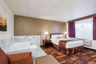 Lodi Hotel | Days Inn & Suites by Wyndham Lodi