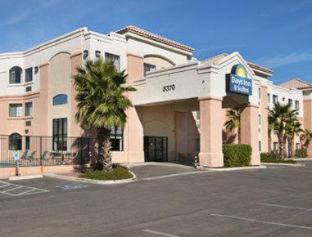 Cortaro Hotel | Days Inn & Suites by Wyndham Tucson/Marana