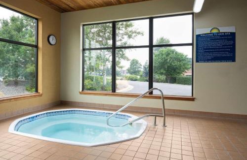 Bozeman Hotel | Days Inn & Suites by Wyndham Bozeman