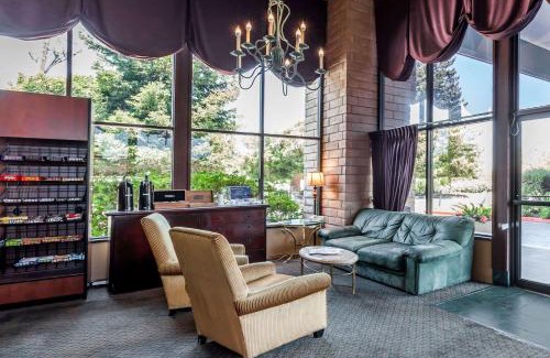Sunnyvale Hotel | Days Inn & Suites by Wyndham Sunnyvale