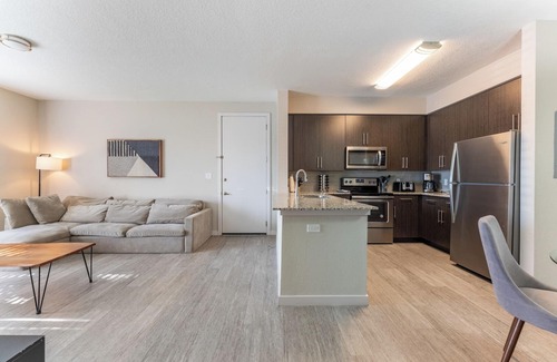 Daytona Beach Apartment | Daytona 2BR w/Parking – Family and Pet Friendly