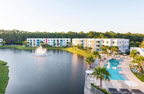 Daytona Beach Apartment | Daytona 3BR Getaway Pool Gym Pet Friendly