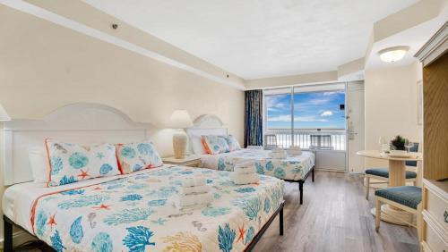 Ortona Park Apartment | Daytona Beach Getaway with Direct Ocean Views