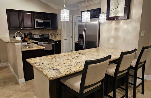 Houston House | Dazzling & Spacious 1-bedroom house conveniently located in Houston!