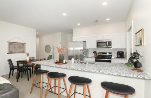 Wichita House | Dazzling West Side 3BR 2BA - Coffee - SmrtTV WIFI