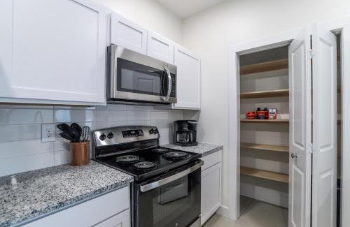 Wichita House | Dazzling West Side 3BR 2BA - Coffee - SmrtTV WIFI
