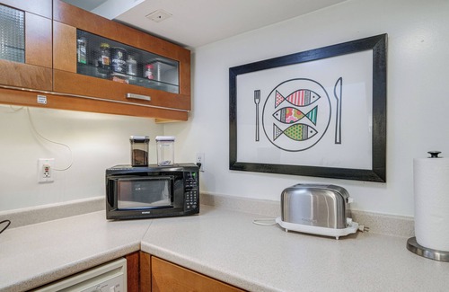 Bloomingdale Apartment | DC Apartment: 2 Mi to National Mall!