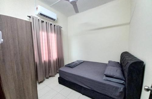 Shah Alam Apartment | DC Garden Homestay - wifi, netflix