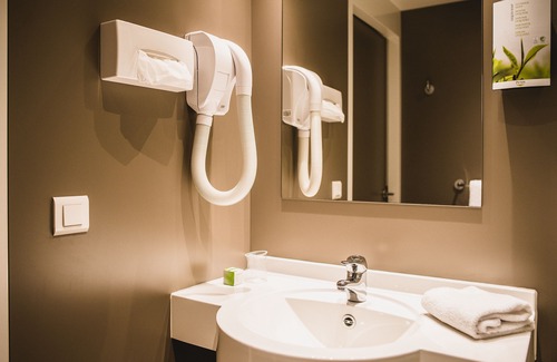 Aeropole Science Park Hotel | DC Hotel Charleroi Airport