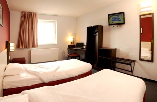 Aeropole Science Park Hotel | DC Hotel Charleroi Airport