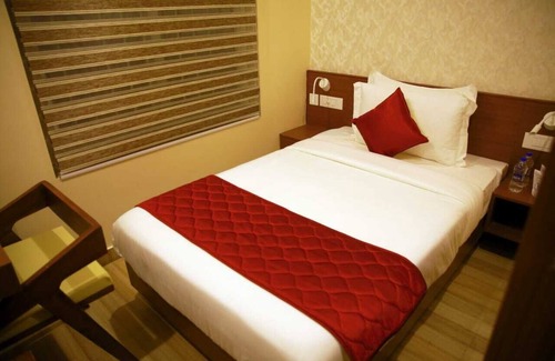 Ernakulam South Hotel | DCHANDELIER