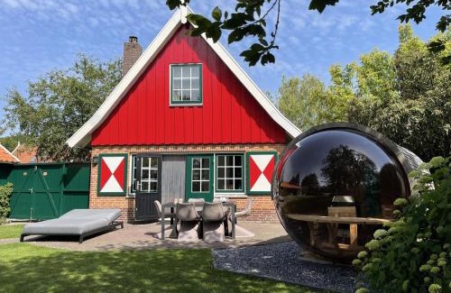 Lievelde House | De Appelbloesem 6-persoons met overdekte hottub, barrelsauna, lounge, wifi