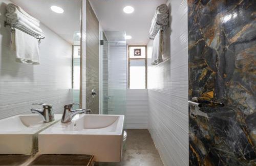 Lokhandwala Complex House | De Classico Hotel -Lokhandwala